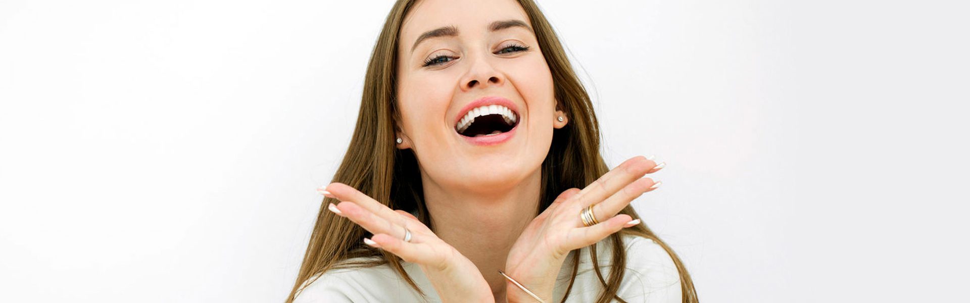 Hide Imperfections in Your Teeth with Dental Veneers
